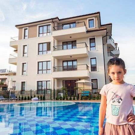 Villa Ina & Eva Bayview Deluxe Burgas ภายนอก รูปภาพ