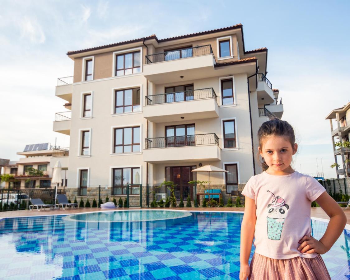 Villa Ina & Eva Bayview Deluxe Burgas ภายนอก รูปภาพ